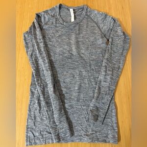 Lululemon Women’s Swiftly Tech long sleeve shirt in heathered grey size 6